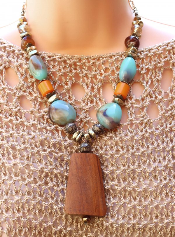 Chunky Beaded wood necklace